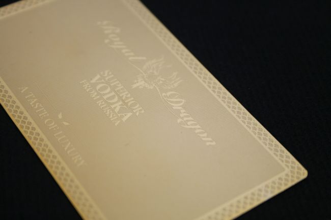 Carte métal Or brillante pour distributeur de boissons à Marseille 13